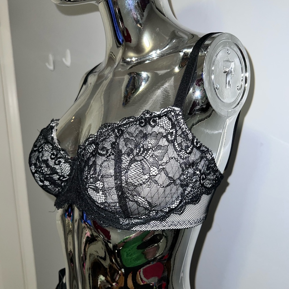 Bombshell Boudoir 32 DD Vintage bra